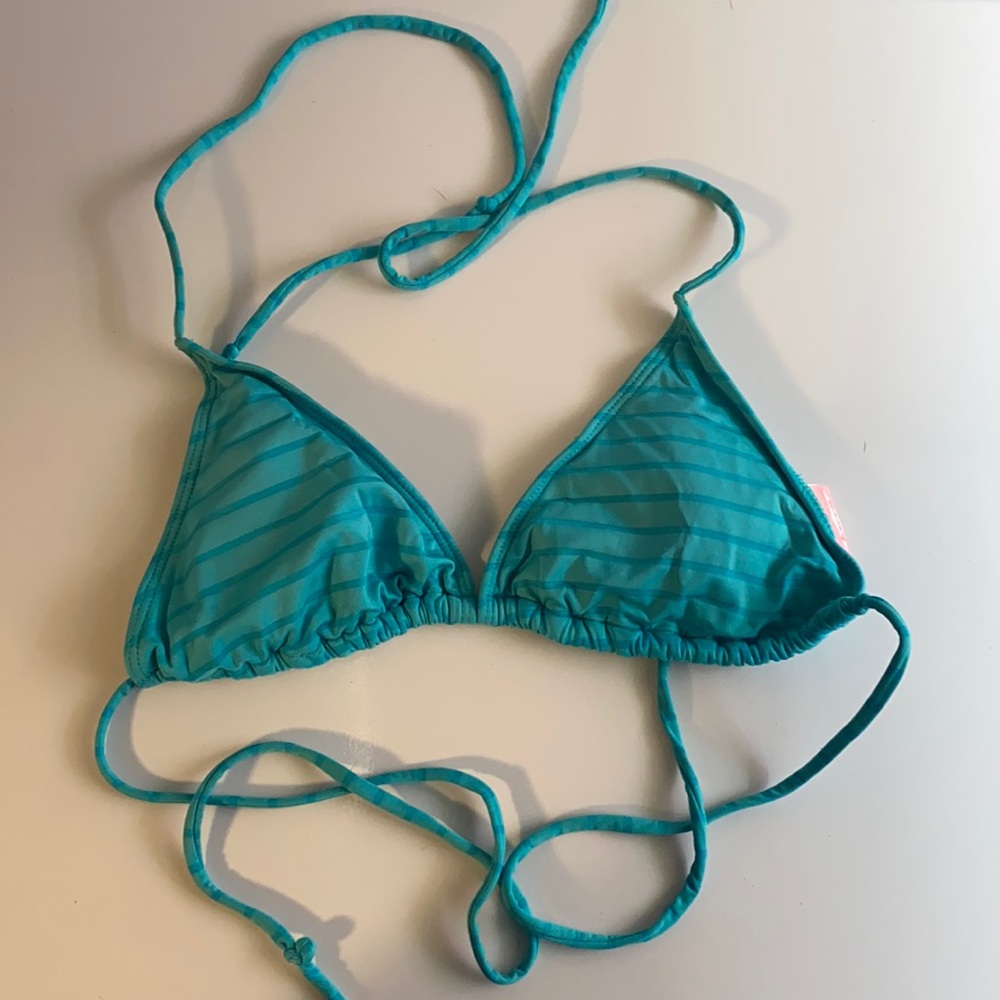 3/$10🌻 Stripped blue bikini top